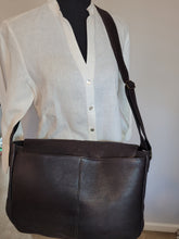 Load image into Gallery viewer, Leather Messenger