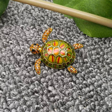 Load image into Gallery viewer, Turtle Brooch: Green

