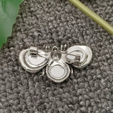 Load image into Gallery viewer, Glamourous Glass Rhinestone Bee Brooch
