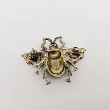Load image into Gallery viewer, Bee Brooch with Pearls
