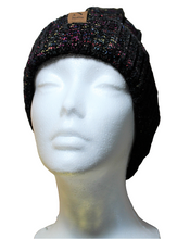 Load image into Gallery viewer, Women&#39;s beanie with pom Black
