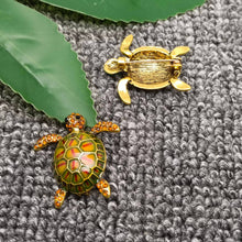 Load image into Gallery viewer, Turtle Brooch: Green
