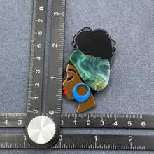 Load image into Gallery viewer, Girl Wearring Turban Acrylic Brooch: Grey
