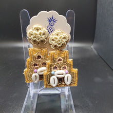Load image into Gallery viewer, Beaded and Shells Earrings
